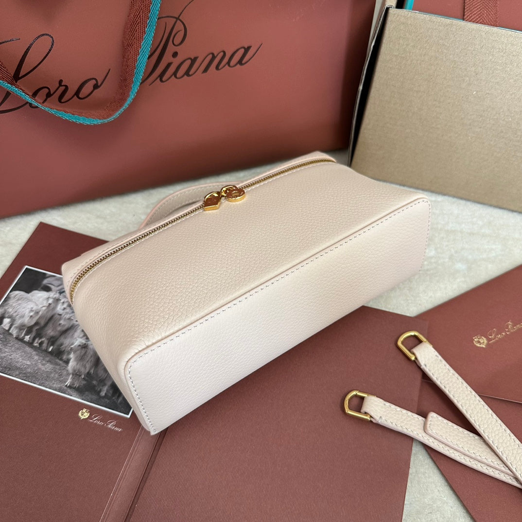 LORO PIANA EXTRA POCKET L19 IN LIGHT PINK CALFSKIN WITH GOLD HARDWARE
