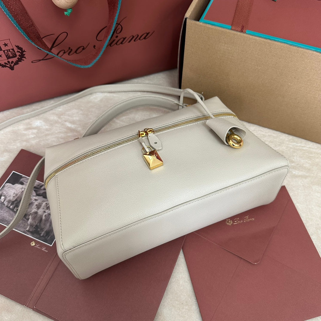 LORO PIANA EXTRA BAG L27 IN WHITE SMOOTH CALFSKIN WITH GOLD HARDWARE