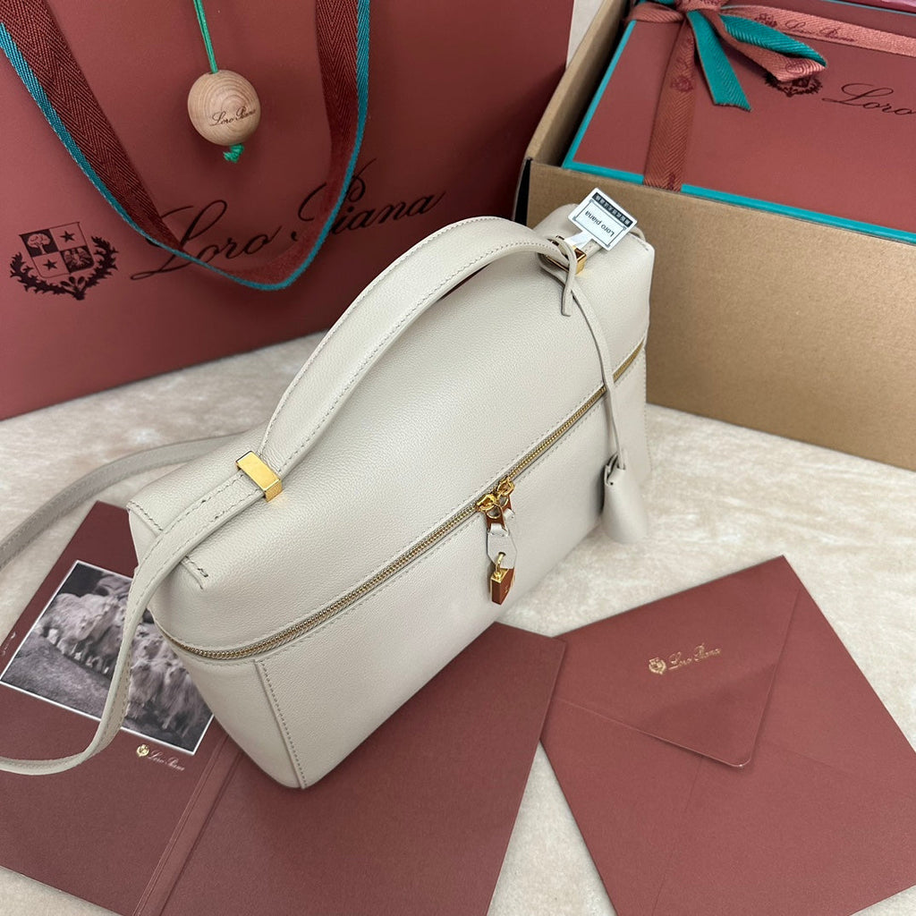 LORO PIANA EXTRA BAG L27 IN WHITE SMOOTH CALFSKIN WITH GOLD HARDWARE