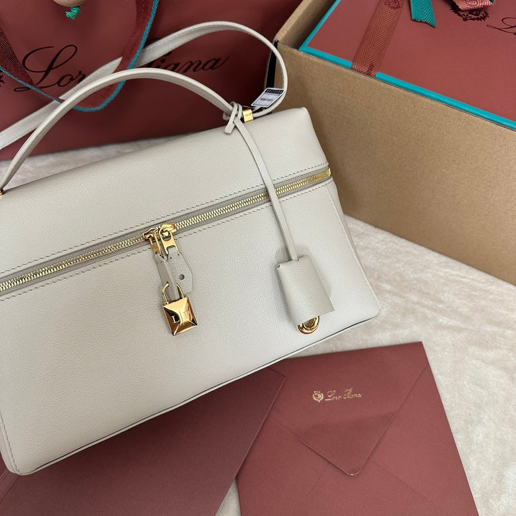 LORO PIANA EXTRA BAG L27 IN WHITE SMOOTH CALFSKIN WITH GOLD HARDWARE