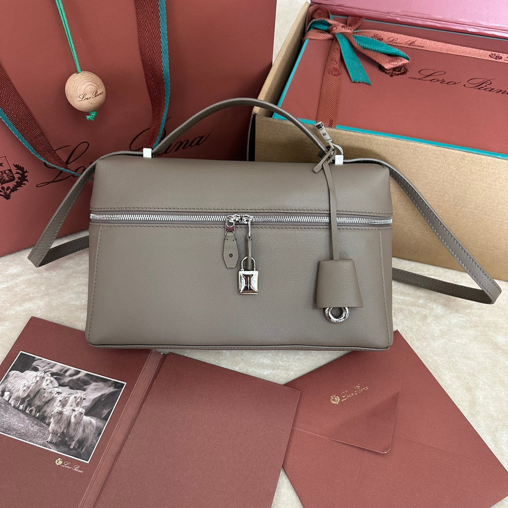 LORO PIANA EXTRA BAG L27 IN CEDAR BROWN SMOOTH CALFSKIN