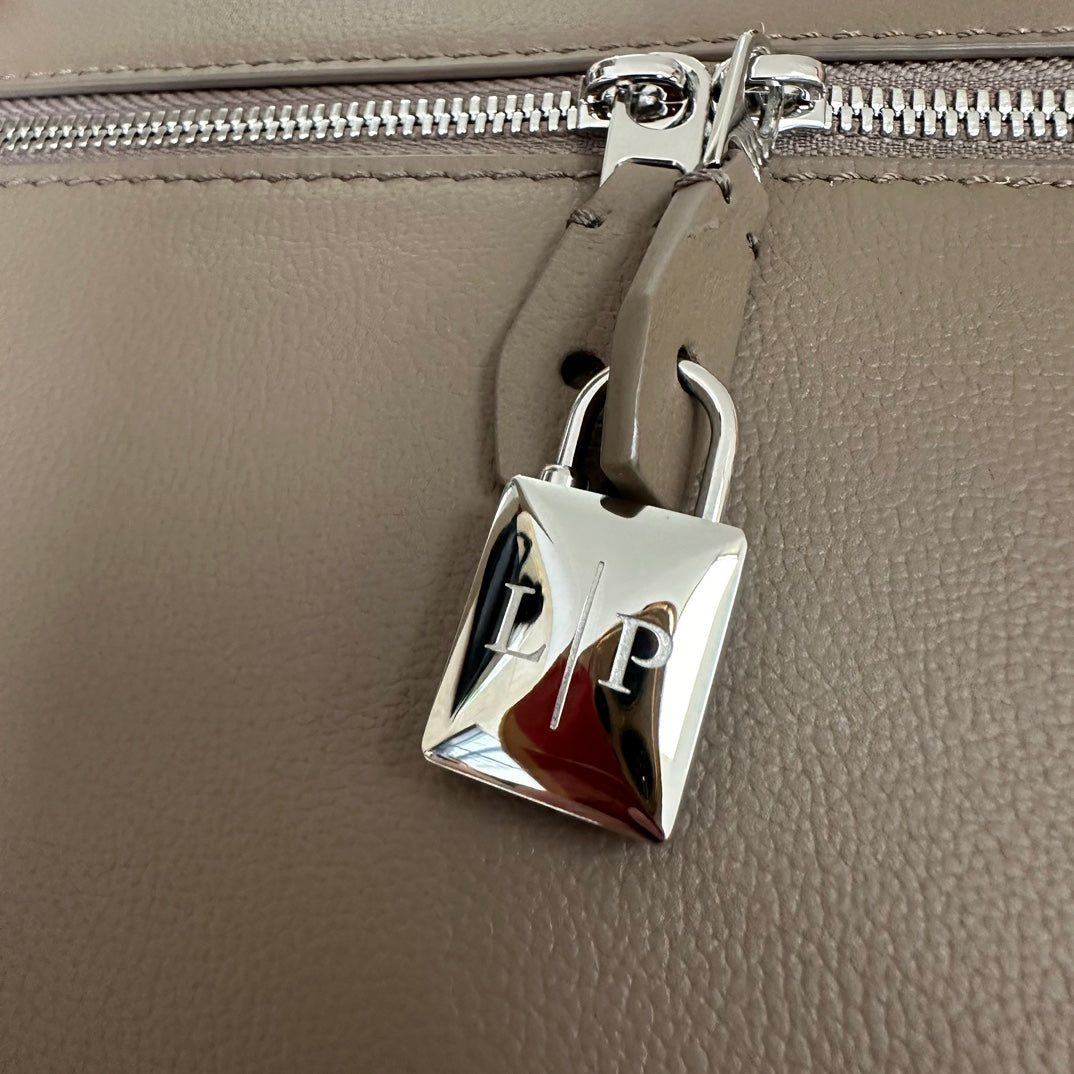 LORO PIANA EXTRA BAG L27 IN CEDAR BROWN SMOOTH CALFSKIN