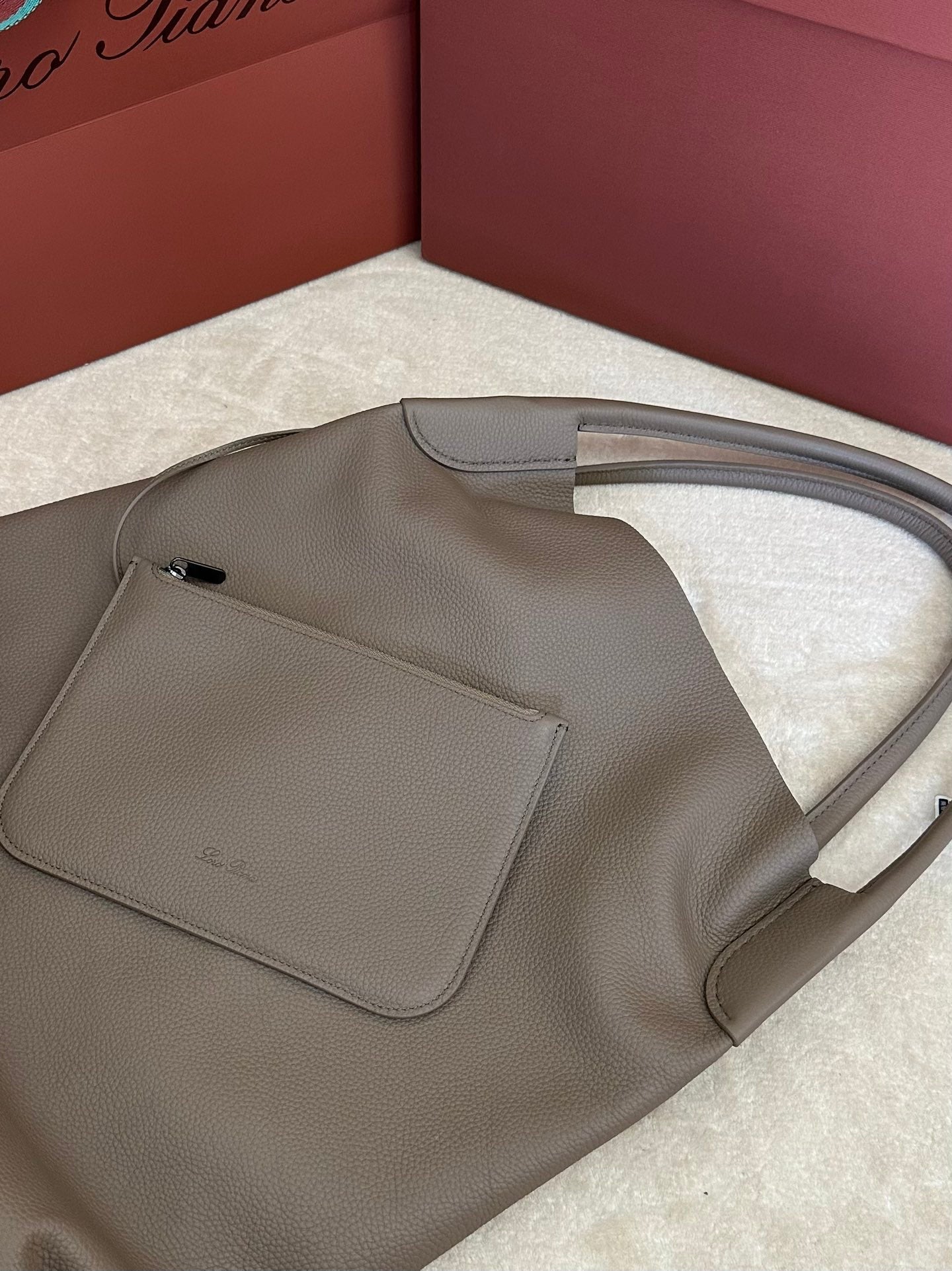 LORO PIANA BALE HOBO EXTRA LARGE 40 BAG IN MEDIUM BROWN CALFSKIN