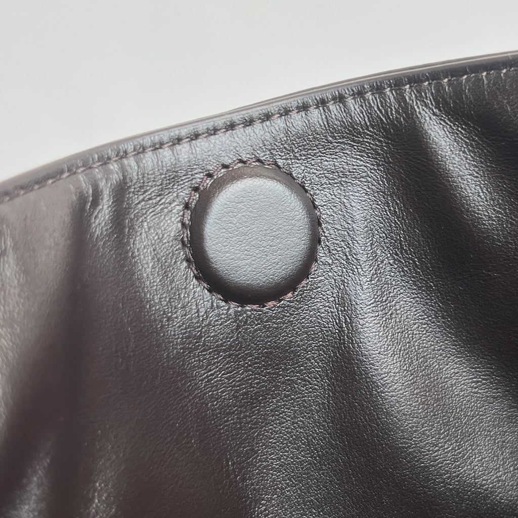 BOTTEGA VENETA LARGE HOP 46 IN CHOCOLATE LAMBSKIN