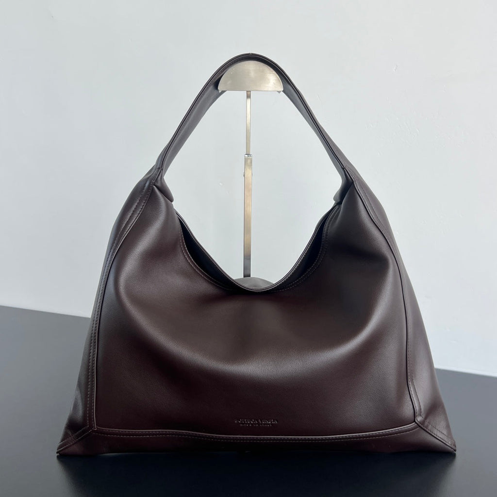 BOTTEGA VENETA LARGE HOP 46 IN CHOCOLATE LAMBSKIN