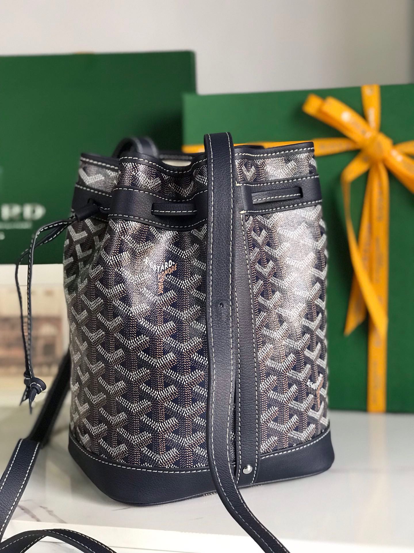 GOYARD PETIT FLOT BUCKET BAG 22 IN NAVY BLUE GOYARDINE CANVAS AND LAMBSKIN TRIM
