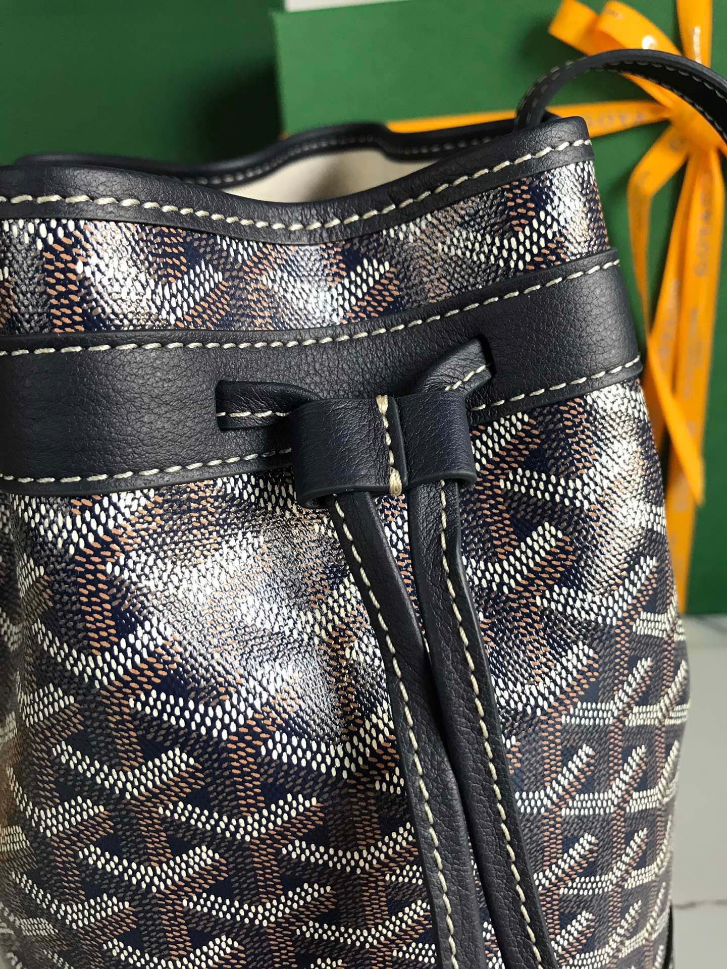 GOYARD PETIT FLOT BUCKET BAG 22 IN NAVY BLUE GOYARDINE CANVAS AND LAMBSKIN TRIM