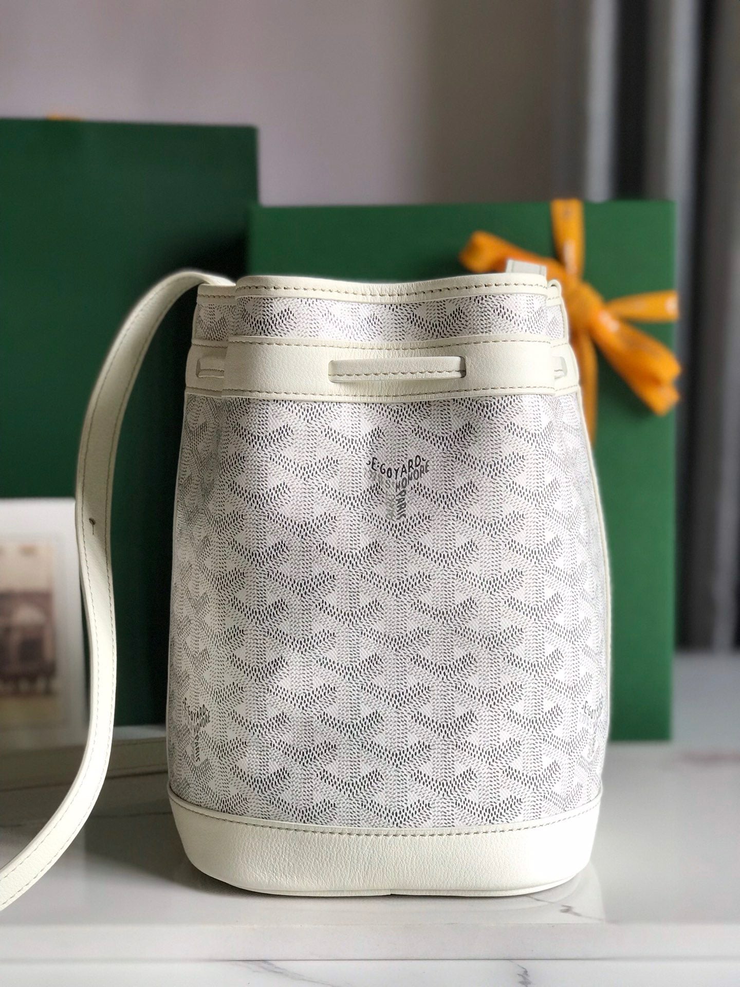 GOYARD PETIT FLOT BUCKET BAG 22 IN WHITE GOYARDINE CANVAS AND LAMBSKIN TRIM
