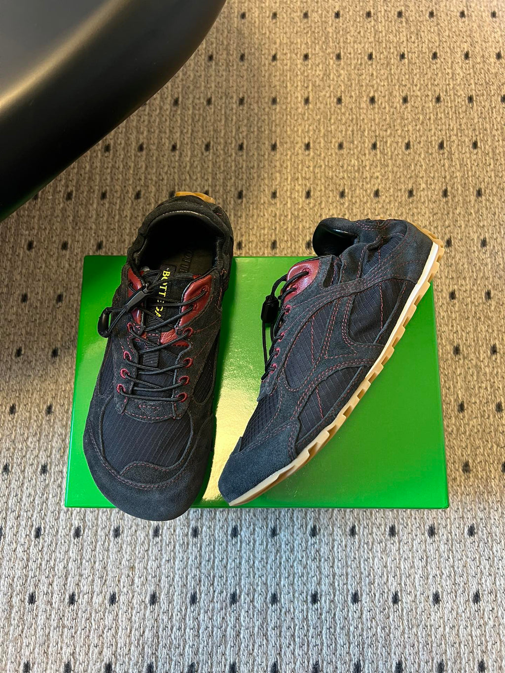 BOTTEGA VENETA 26S SNEAKERS IN BLACK SUEDE AND MESH FABRIC