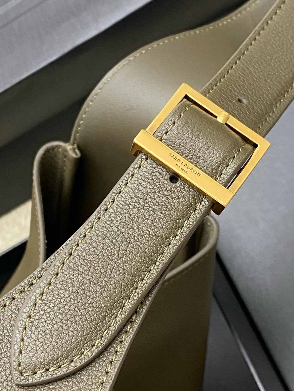 SAINT LAURENT LE 5 À 7 SUPPLE SMALL 22 BROWN CALFFKIN