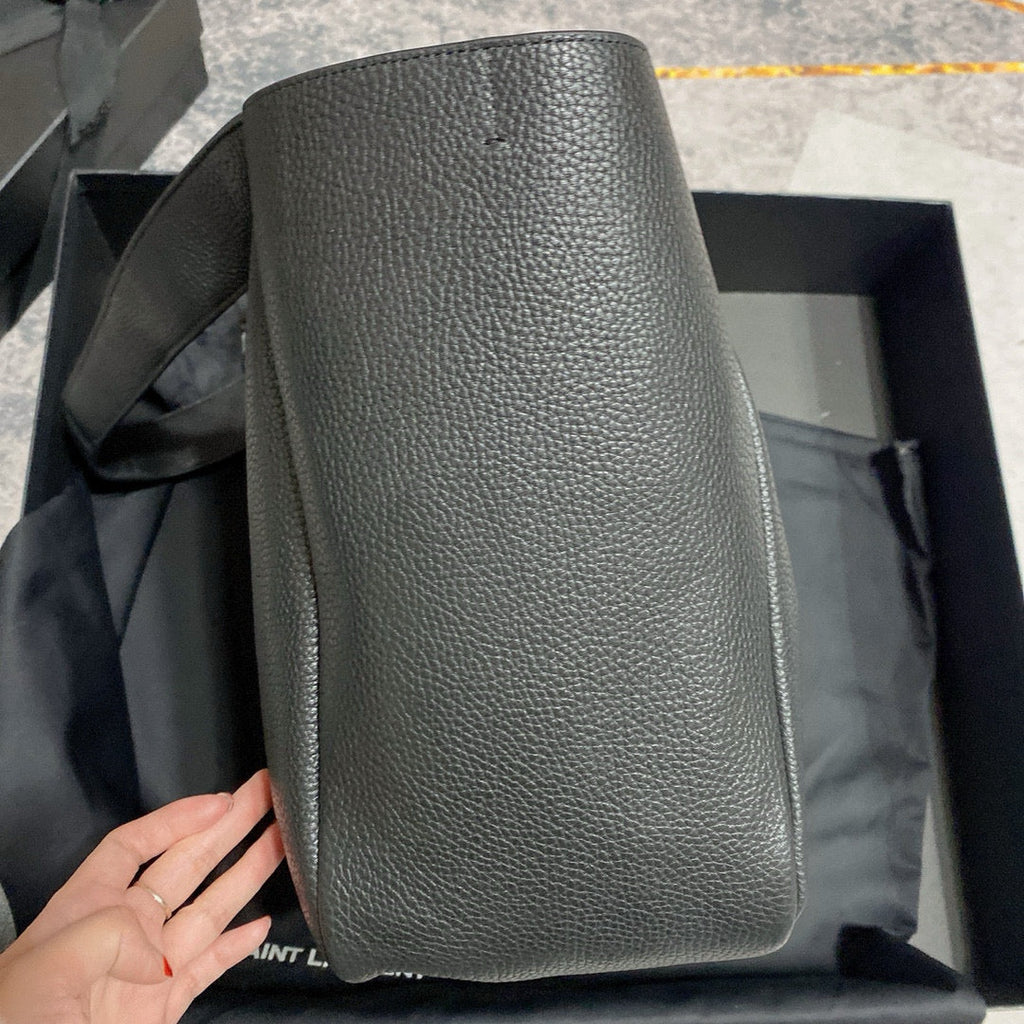 SAINT LAURENT LE 5 À 7 BEA IN GRAINED LEATHER BLACK