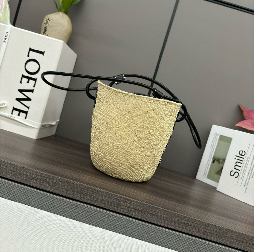 LOEWE LOE ANAGRAM BASKET RAFFIA BLACK