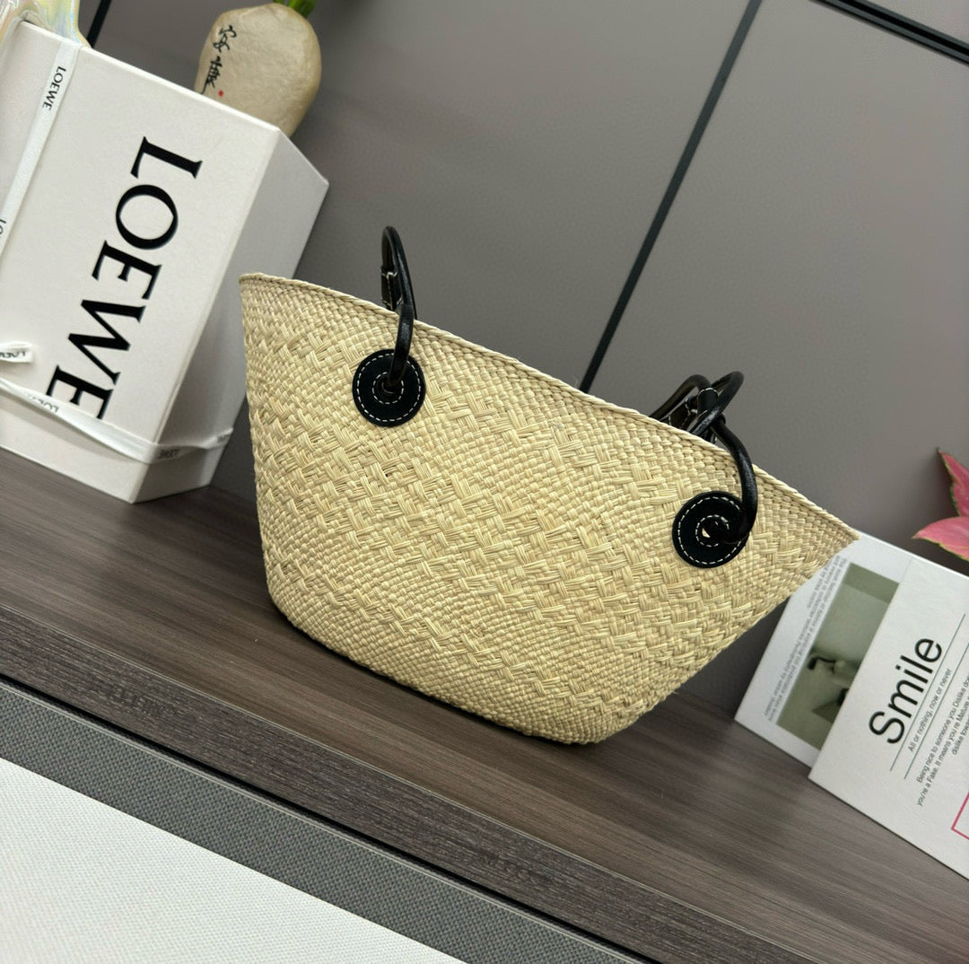 LOEWE LOE ANAGRAM BASKET RAFFIA BLACK