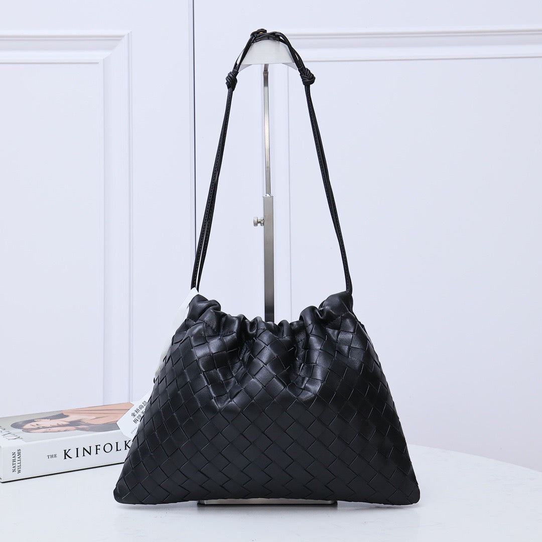 BOTTEGA VENETA DUSTBAG MEDIUM 32 BLACK LAMBSKIN