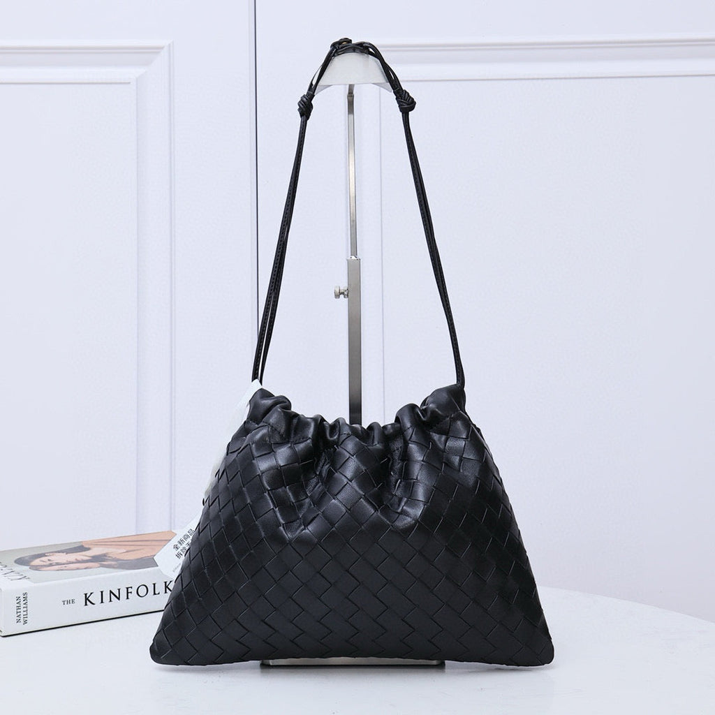 BOTTEGA VENETA DUSTBAG MEDIUM 32 BLACK LAMBSKIN