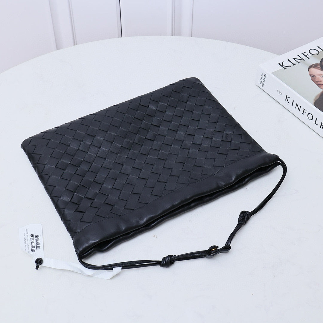 BOTTEGA VENETA DUSTBAG MEDIUM 32 BLACK LAMBSKIN