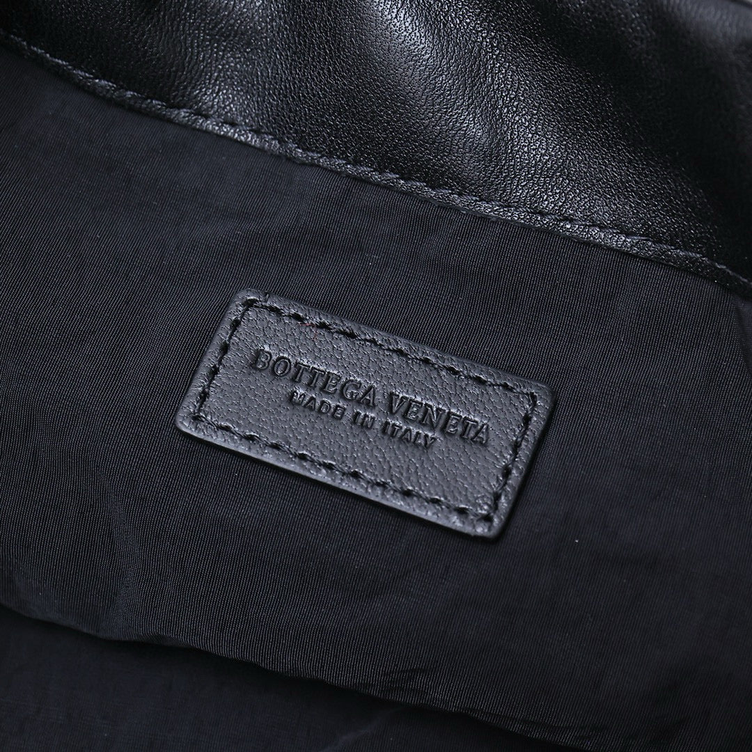 BOTTEGA VENETA DUSTBAG MEDIUM 32 BLACK LAMBSKIN