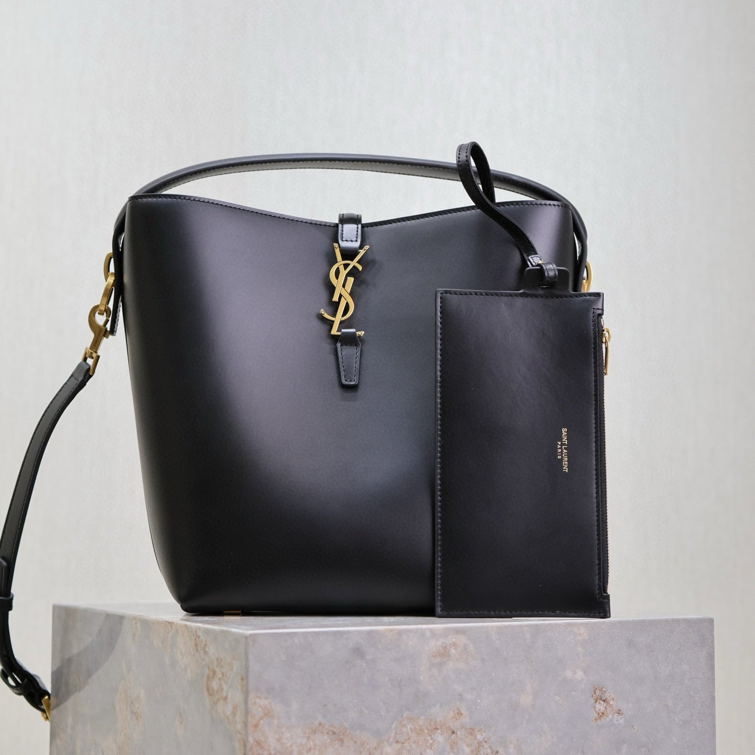 SAINT LAURENT LE 37 MEDIUM BUCKET BAG 26 IN BLACK CALFSKIN GOLD HARDWARE