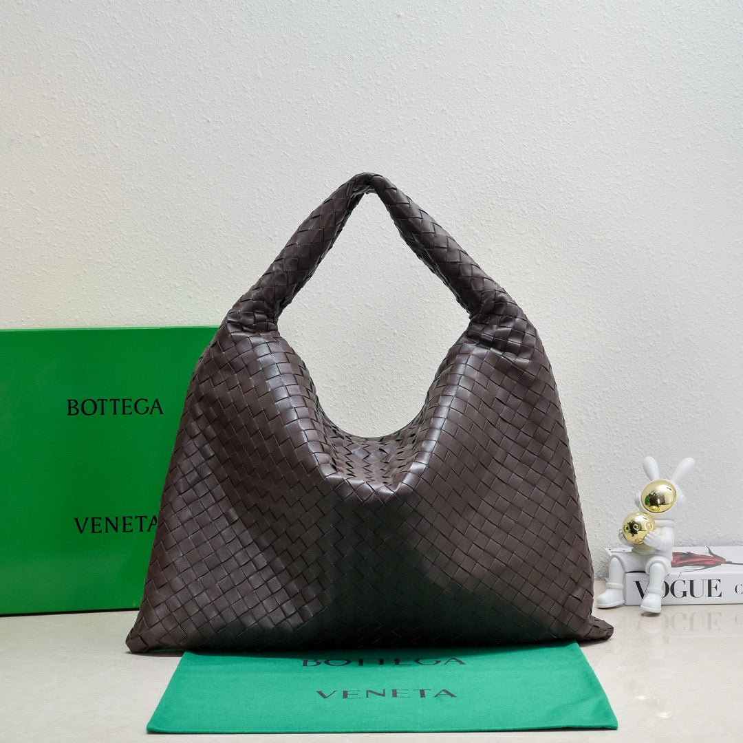 BOTTEGA VENETA LARGE HOP 54 IN BROWN LAMBSKIN