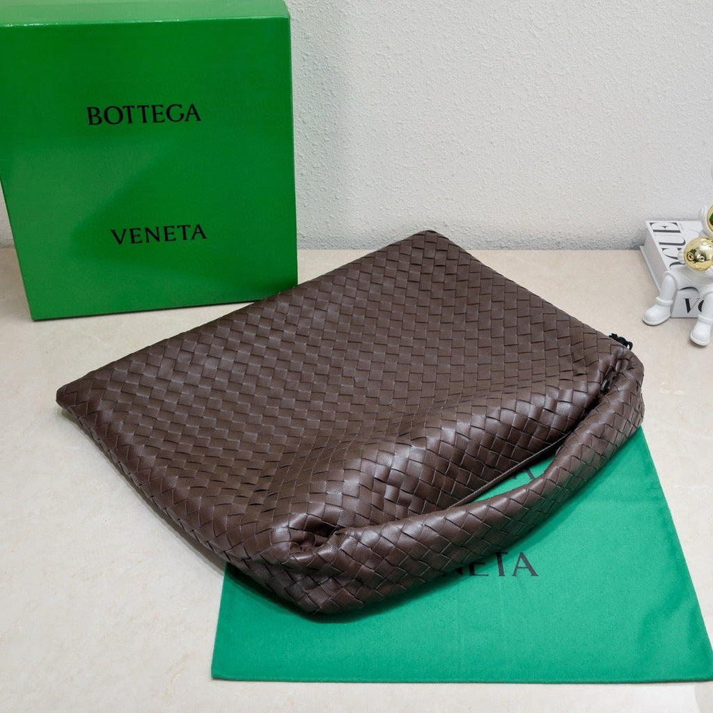 BOTTEGA VENETA LARGE HOP 54 IN BROWN LAMBSKIN