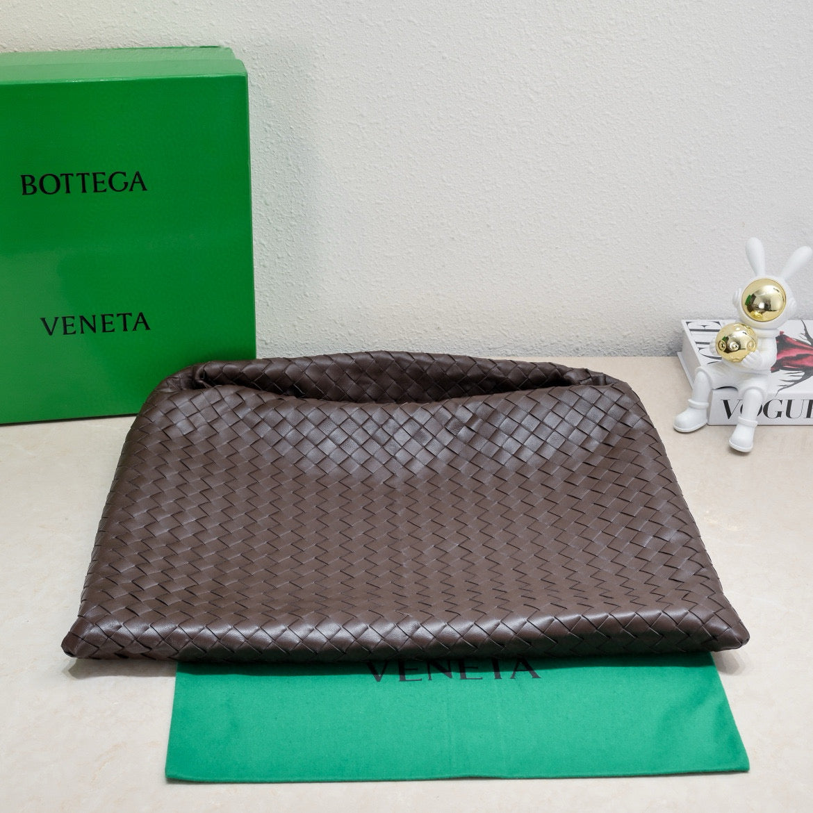BOTTEGA VENETA LARGE HOP 54 IN BROWN LAMBSKIN