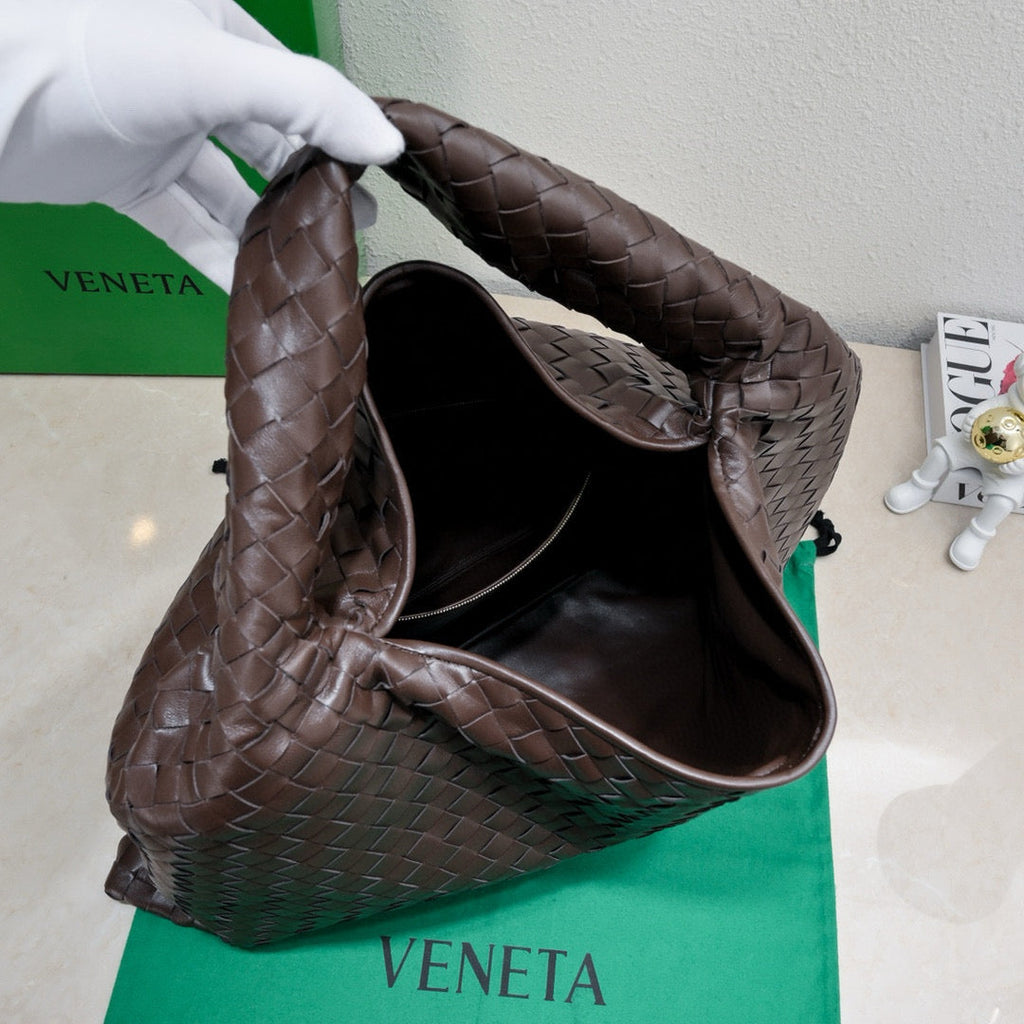 BOTTEGA VENETA LARGE HOP 54 IN BROWN LAMBSKIN