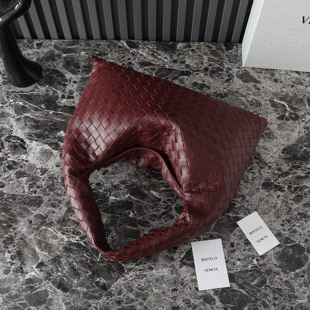 BOTTEGA VENETA LARGE HOP 54 IN BURGUNDY LAMBSKIN