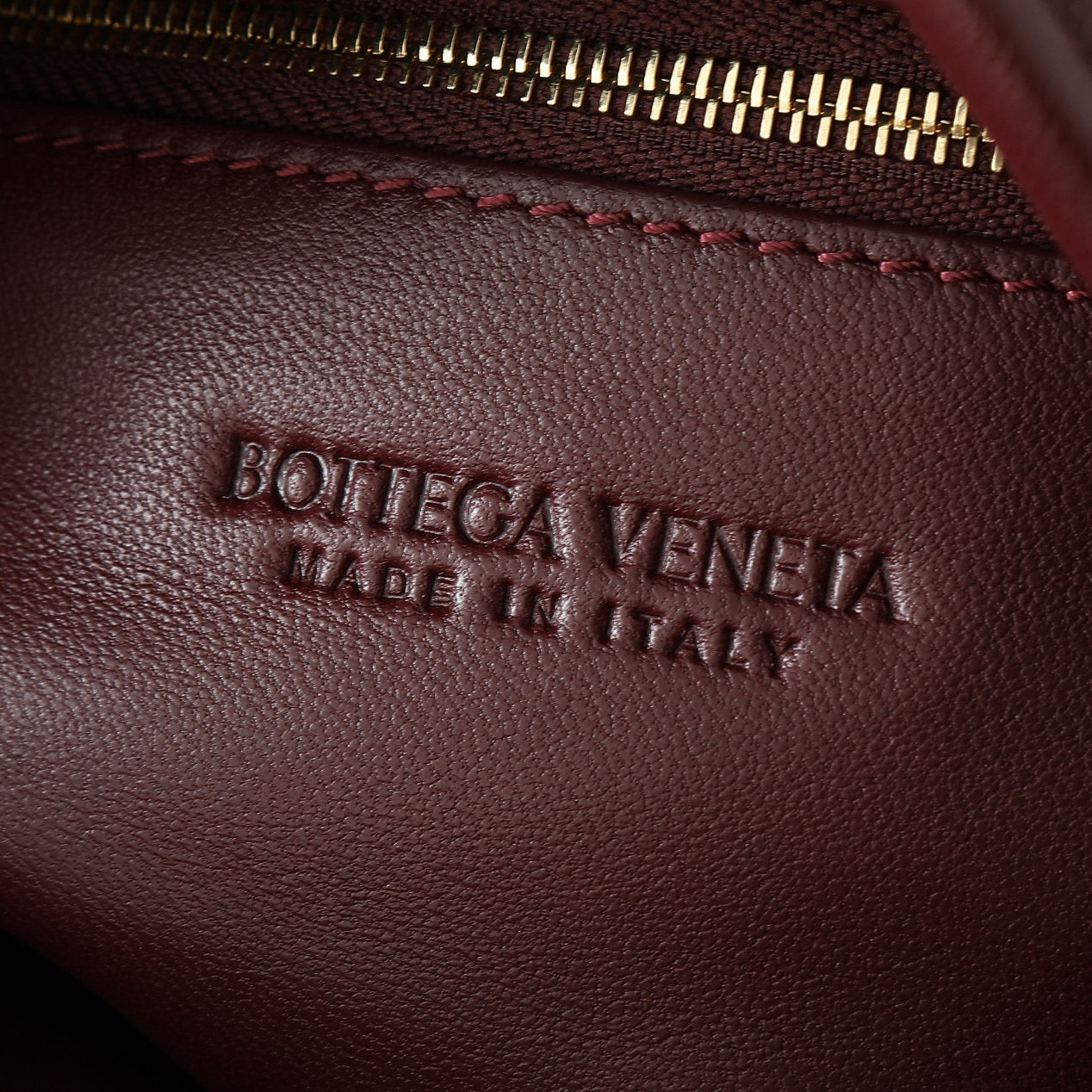 BOTTEGA VENETA LARGE HOP 54 IN BURGUNDY LAMBSKIN