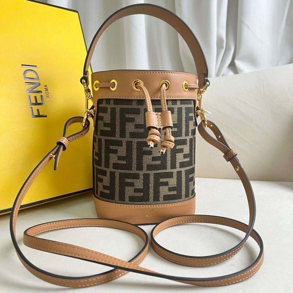 FENDI MON TRESOR 18 IN BROWN CALFSKIN