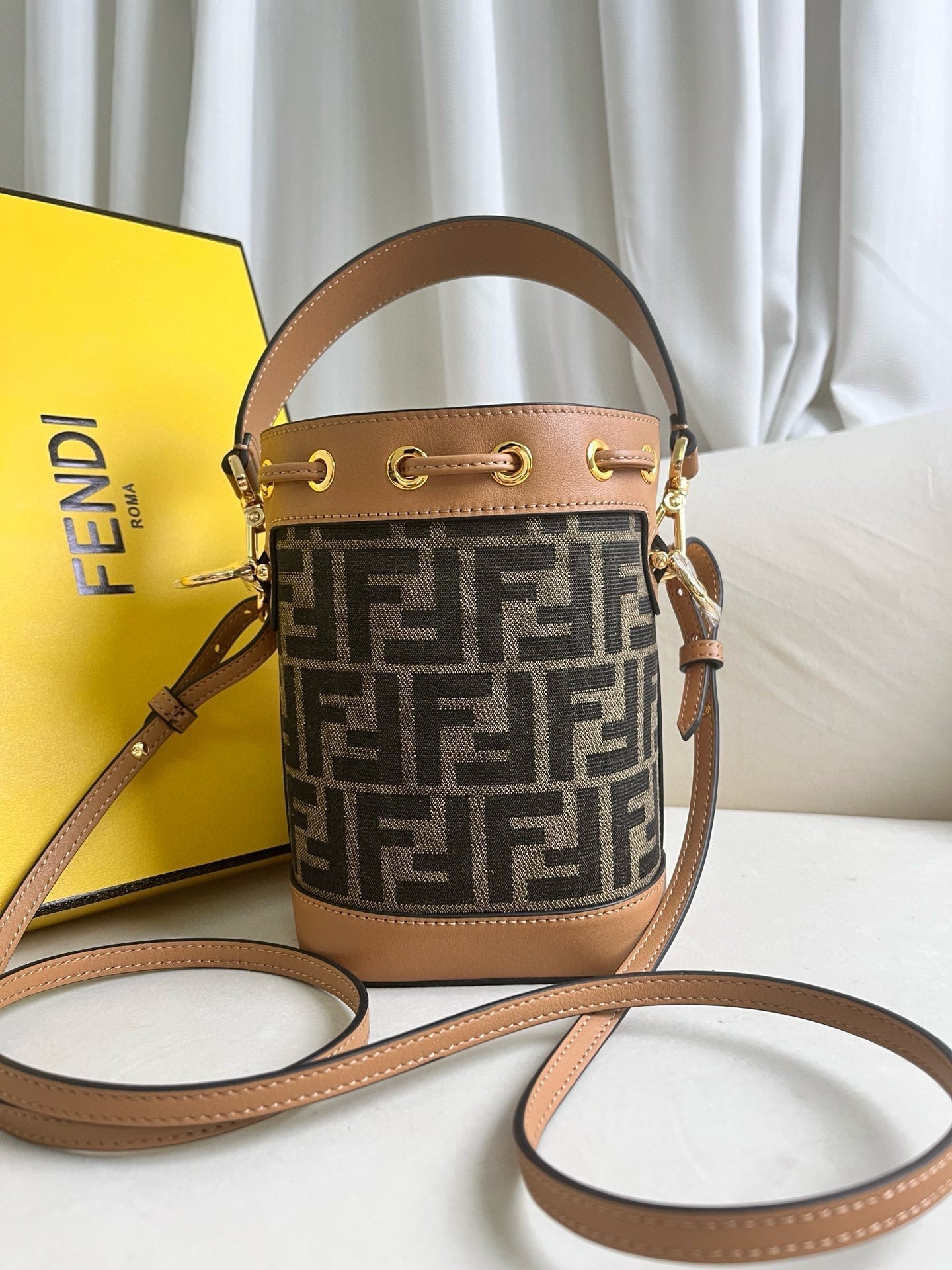 FENDI MON TRESOR 18 IN BROWN CALFSKIN