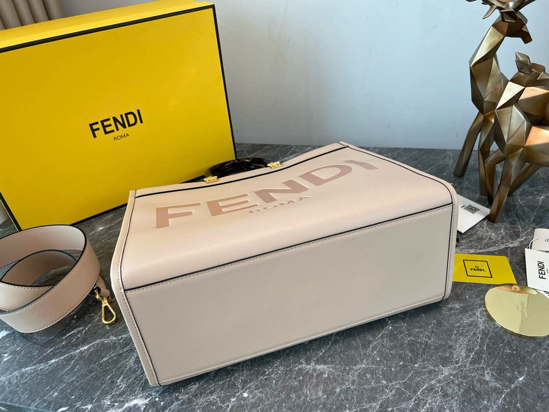 FENDI SHINE LARGE 35 TOTE IN BEIGE CREAM CALFSKIN