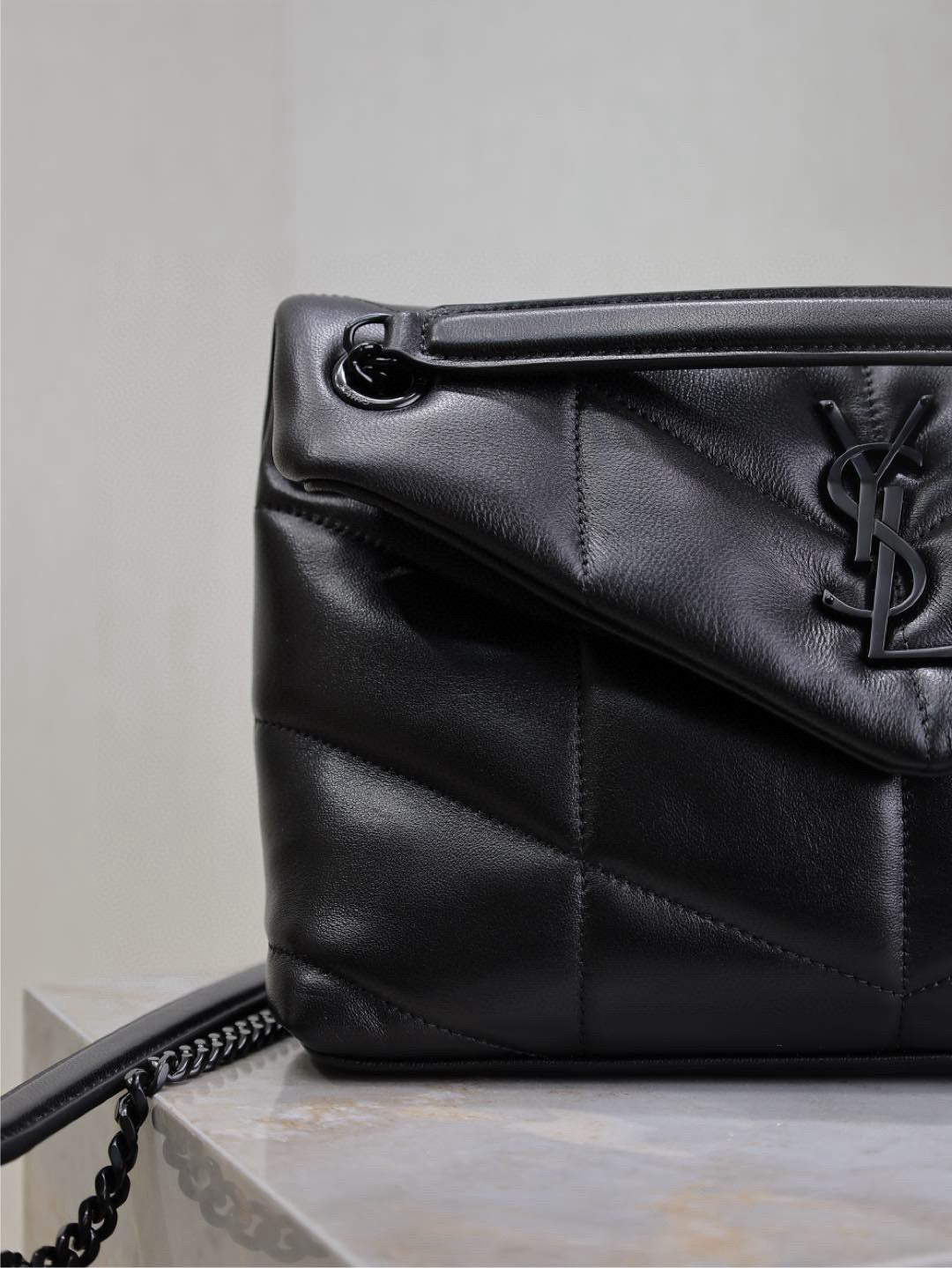 SAINT LAURENT LOULOU PUFFER MEDIUM 29 IN ALL BLACK SHEEPSKIN BLACK HARDWARE
