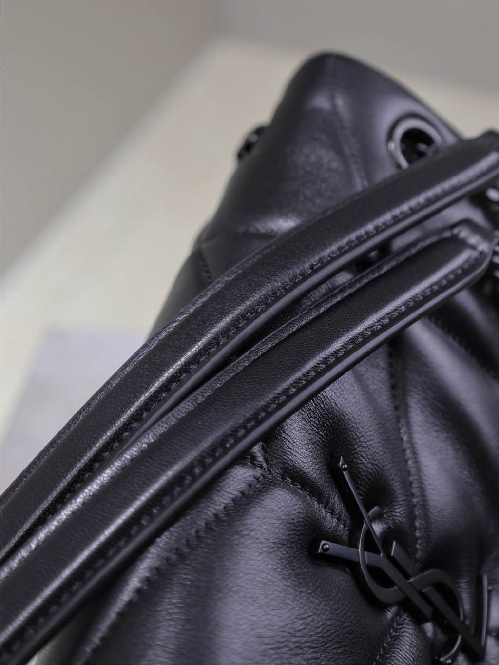 SAINT LAURENT LOULOU PUFFER MEDIUM 29 IN ALL BLACK SHEEPSKIN BLACK HARDWARE