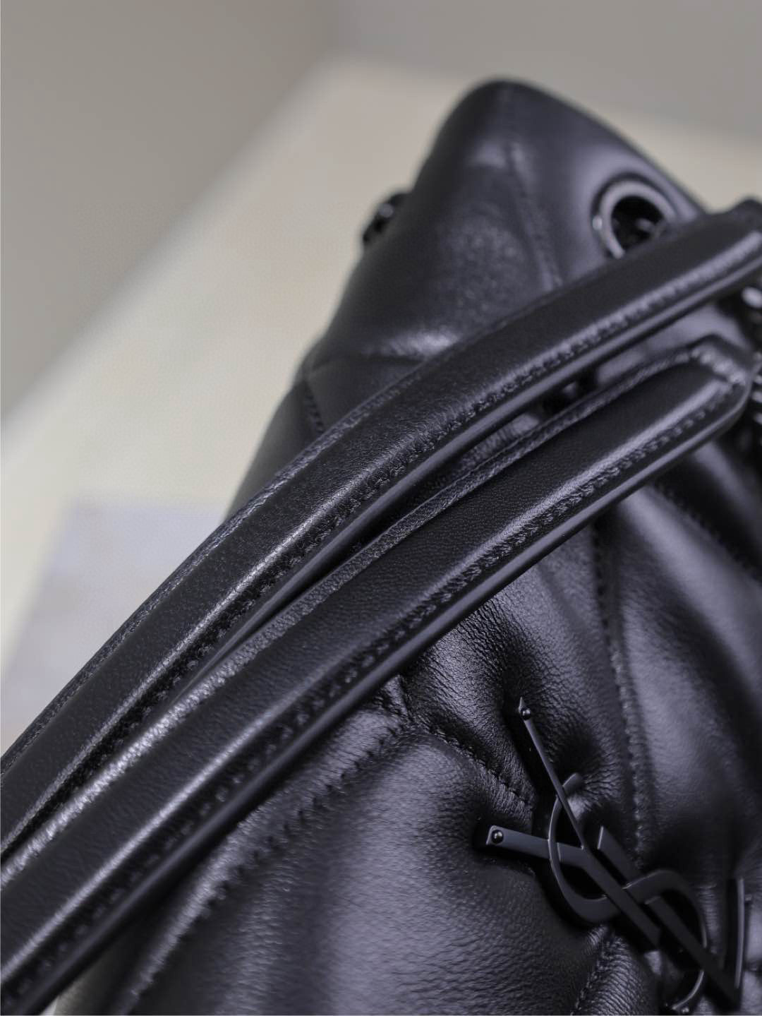 SAINT LAURENT LOULOU PUFFER MEDIUM 29 IN ALL BLACK SHEEPSKIN BLACK HARDWARE