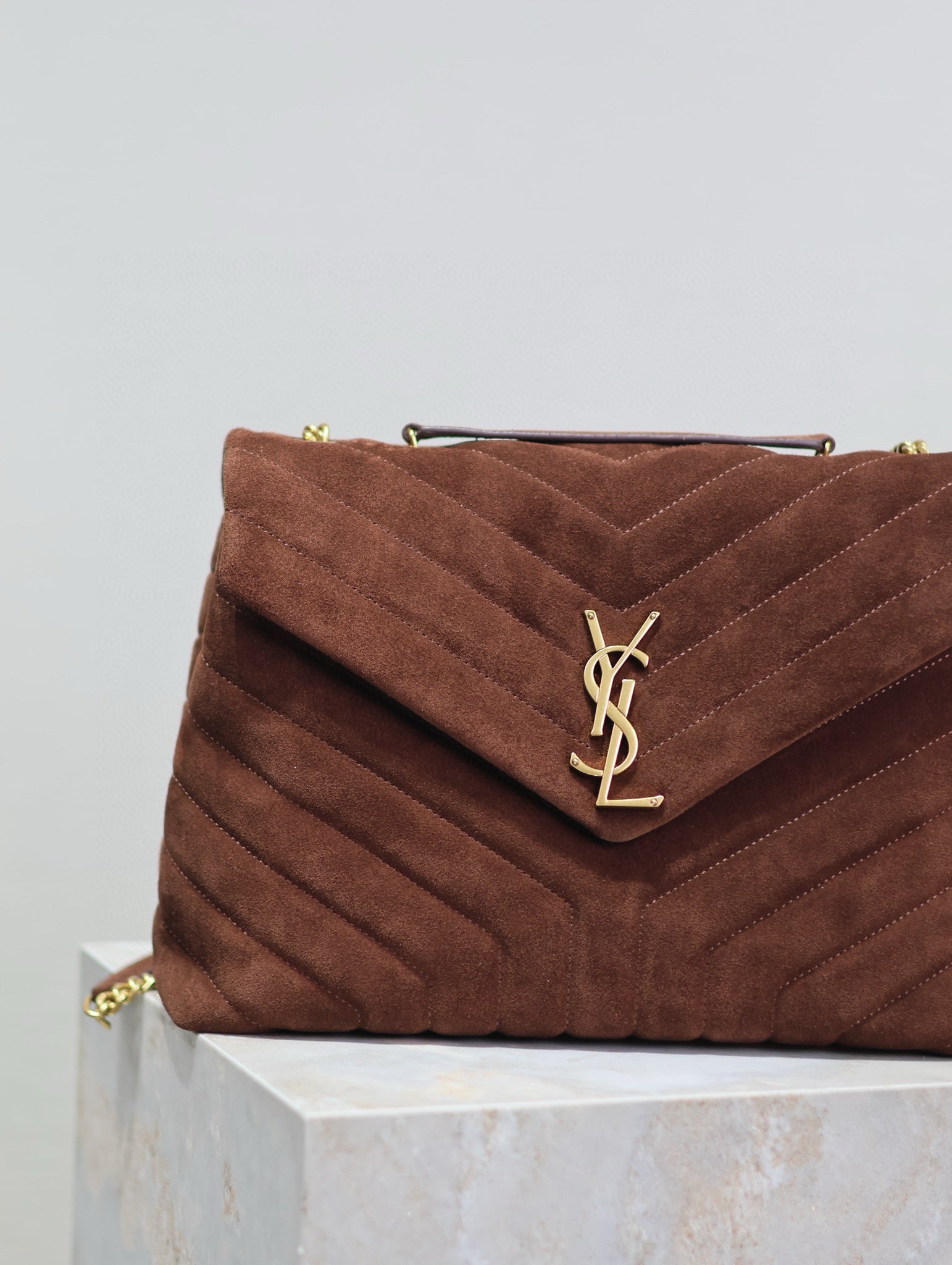SAINT LAURENT LOULOU 32 IN BROWN SUEDE CALFSKIN GOLD HARDWARE