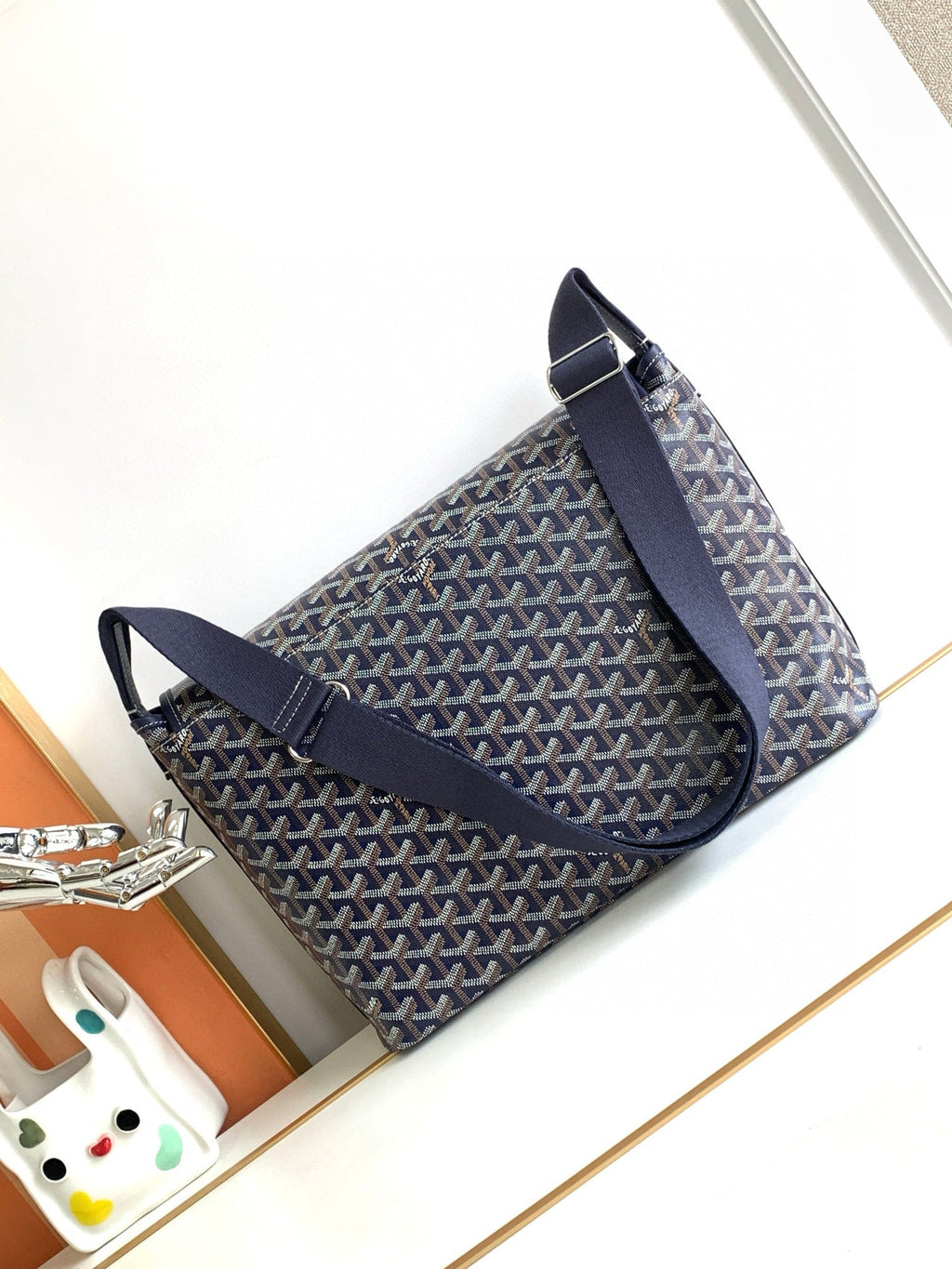 GOYARD CAPETIEN MESSENGER BAG 39 IN NAVY BLUE GOYARDINE CANVAS AND CALFSKIN
