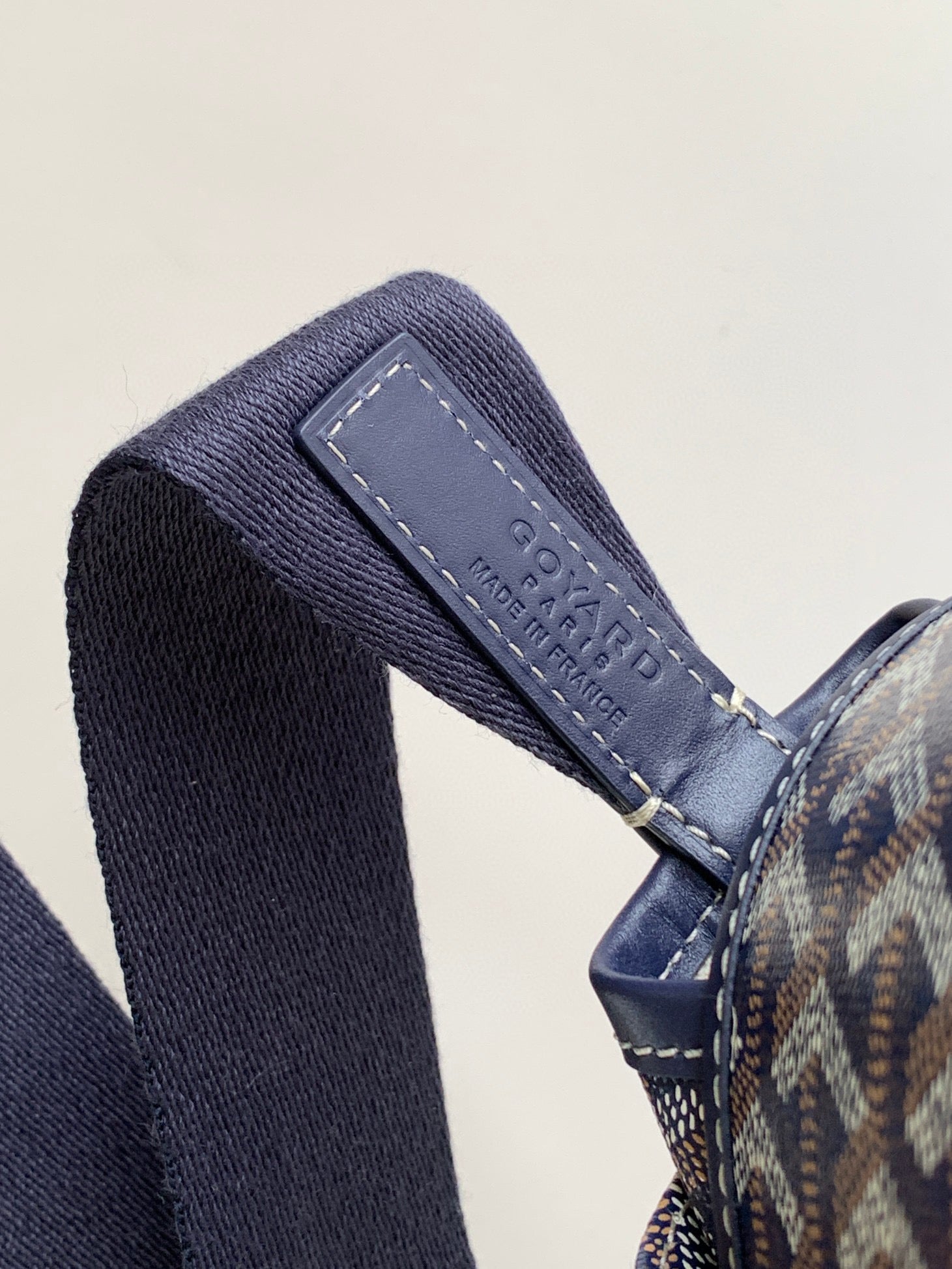 GOYARD CAPETIEN MESSENGER BAG 39 IN NAVY BLUE GOYARDINE CANVAS AND CALFSKIN