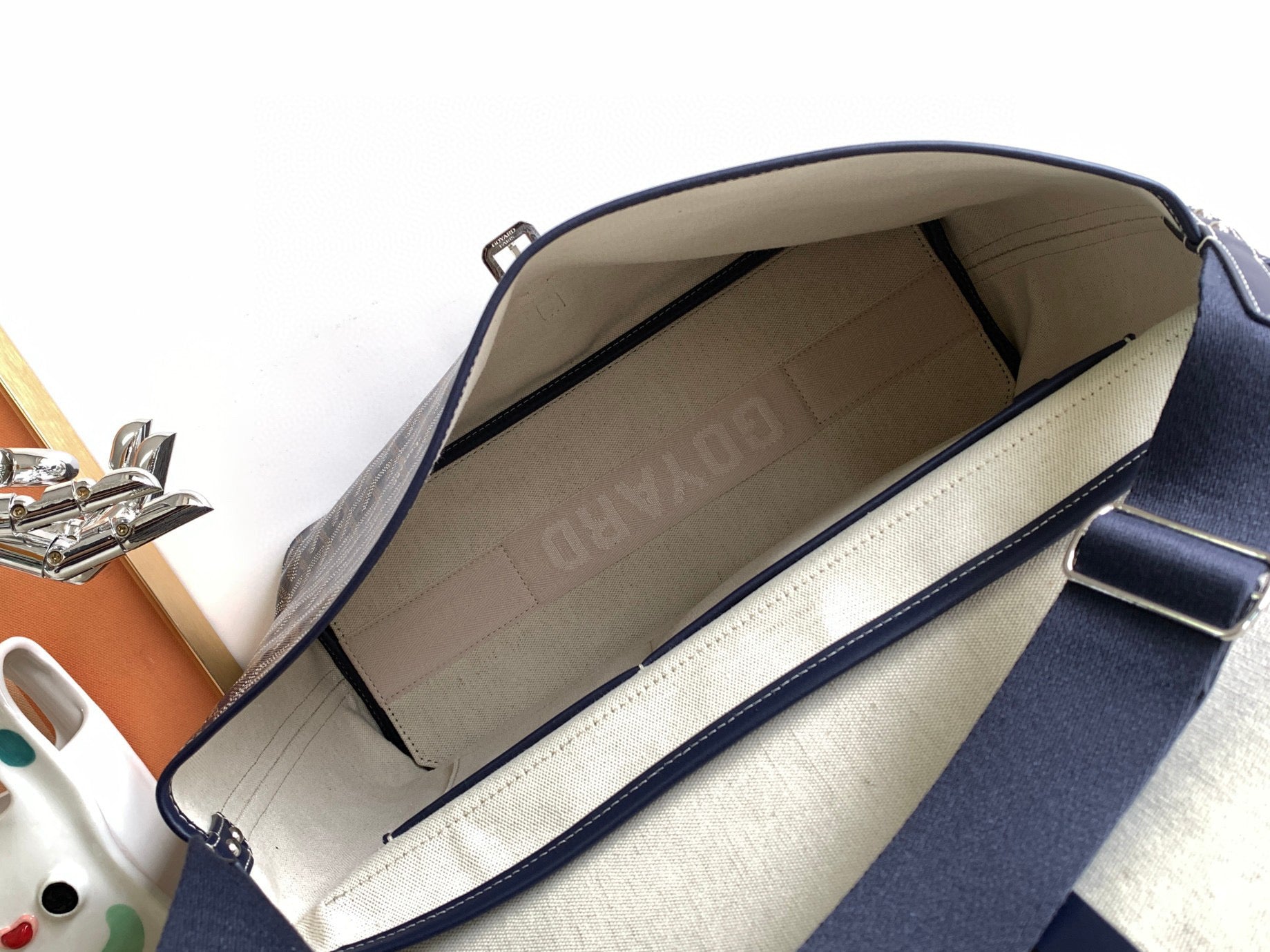 GOYARD CAPETIEN MESSENGER BAG 39 IN NAVY BLUE GOYARDINE CANVAS AND CALFSKIN