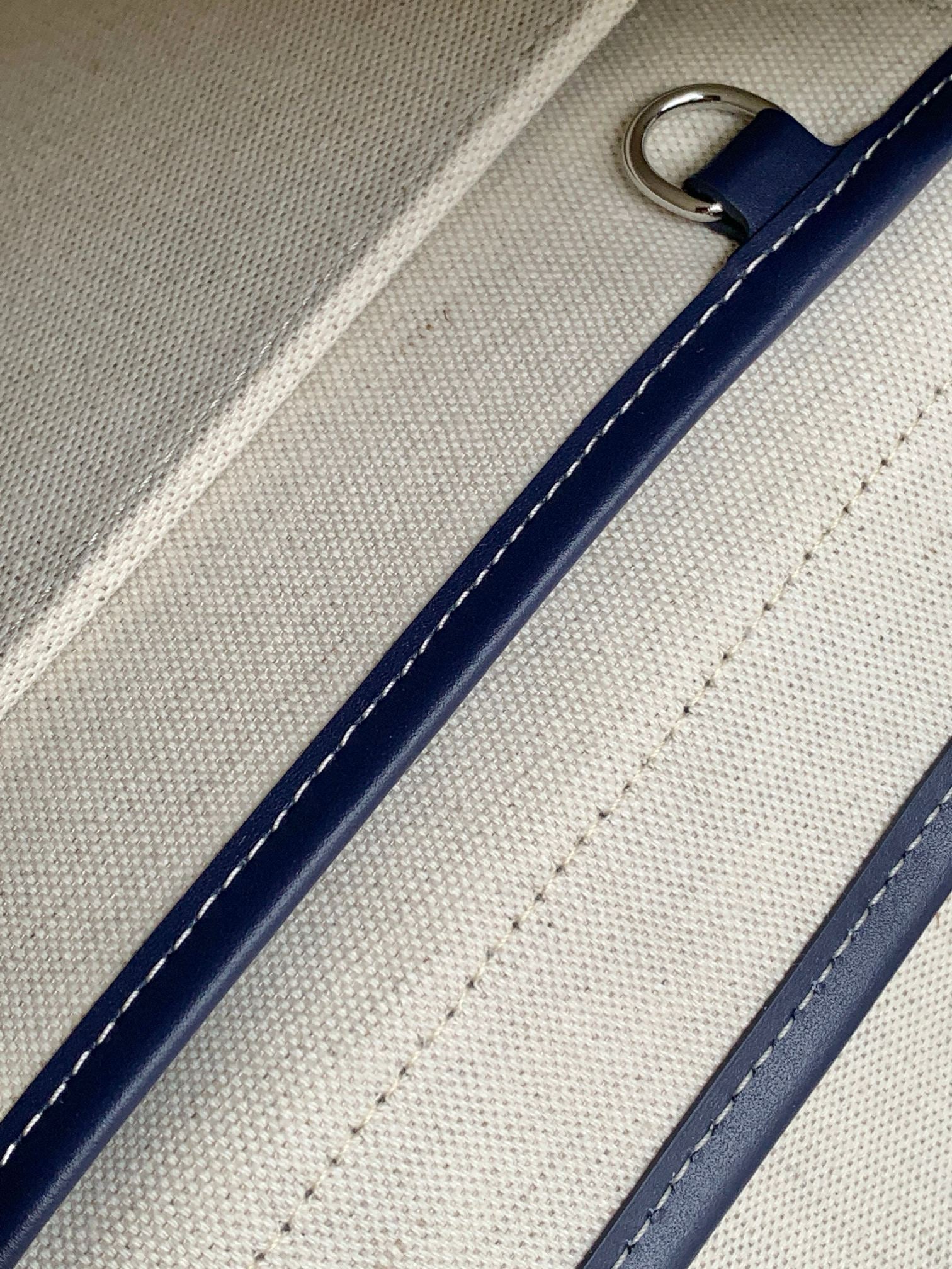 GOYARD CAPETIEN MESSENGER BAG 39 IN NAVY BLUE GOYARDINE CANVAS AND CALFSKIN