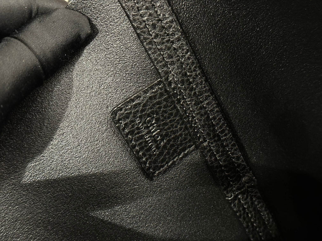 CHANEL Chlo Spin tote bag in black grained leather