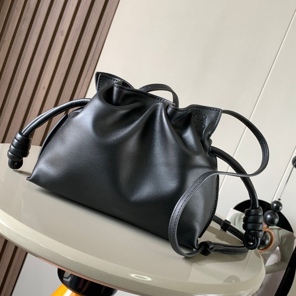 LOEWE LOE MEDIUM 30 FLAMENCO KNOT IN BLACK LAMBSKIN
