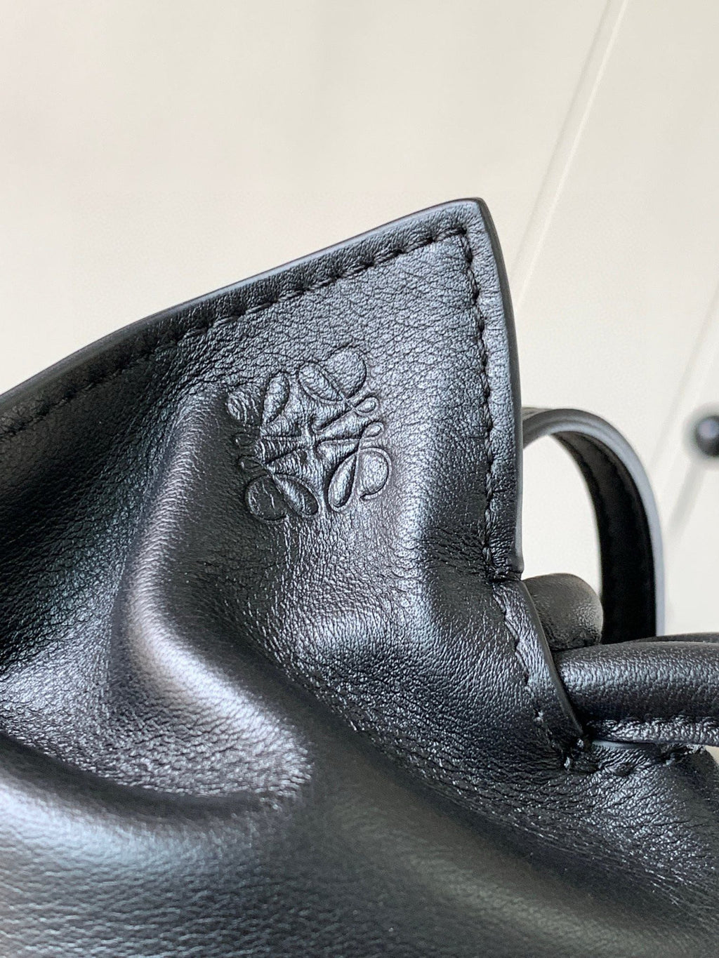 LOEWE LOE MEDIUM 30 FLAMENCO KNOT IN BLACK LAMBSKIN