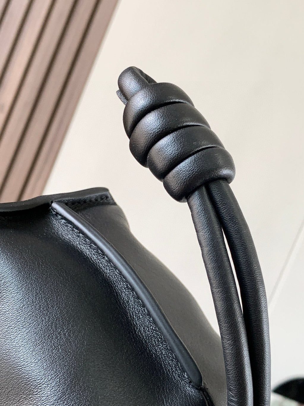 LOEWE LOE MEDIUM 30 FLAMENCO KNOT IN BLACK LAMBSKIN