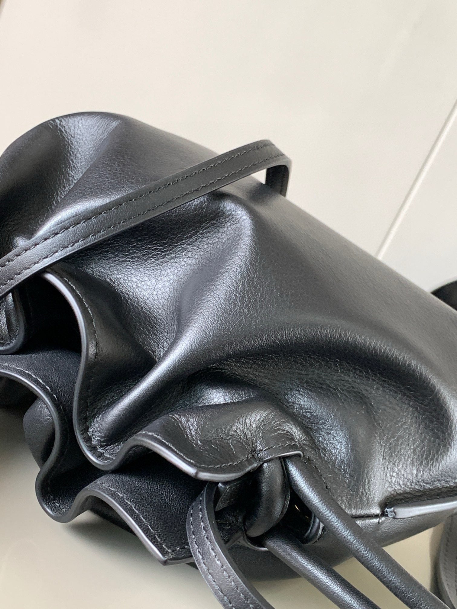 LOEWE LOE MEDIUM 30 FLAMENCO KNOT IN BLACK LAMBSKIN