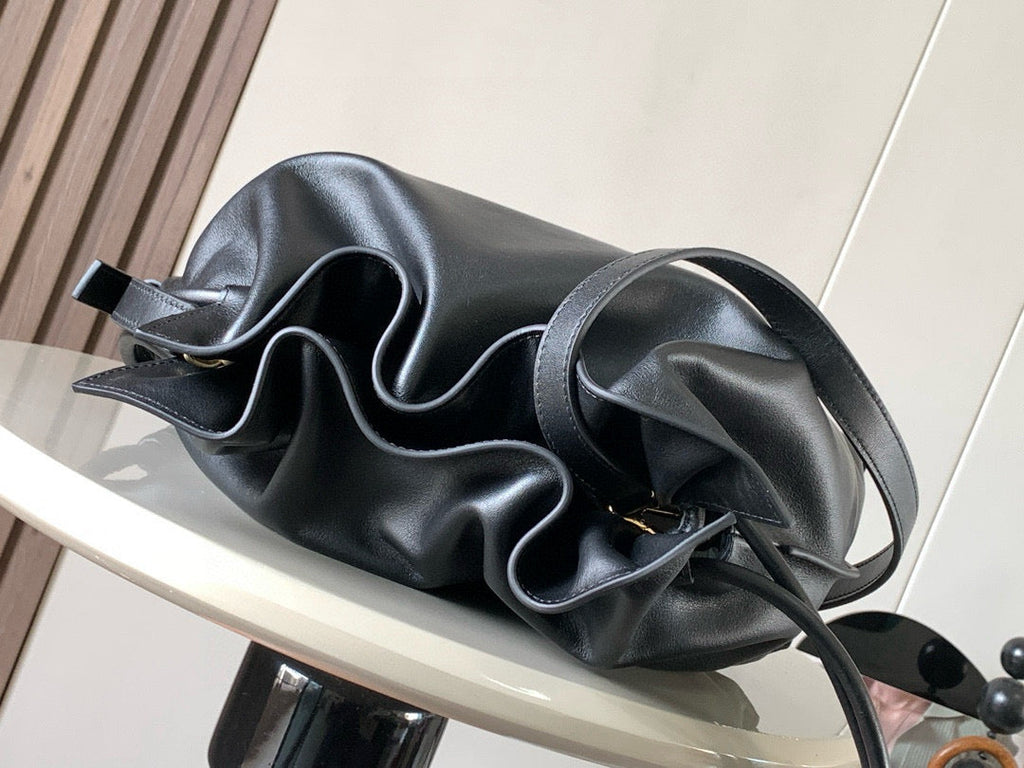 LOEWE LOE MEDIUM 30 FLAMENCO KNOT IN BLACK LAMBSKIN GLOGO