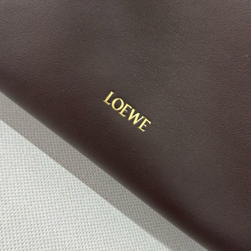 LOEWE LOE 23 FLAMENCO PURSE BUCKET IN CHESTNUT BROWN CALFSKIN
