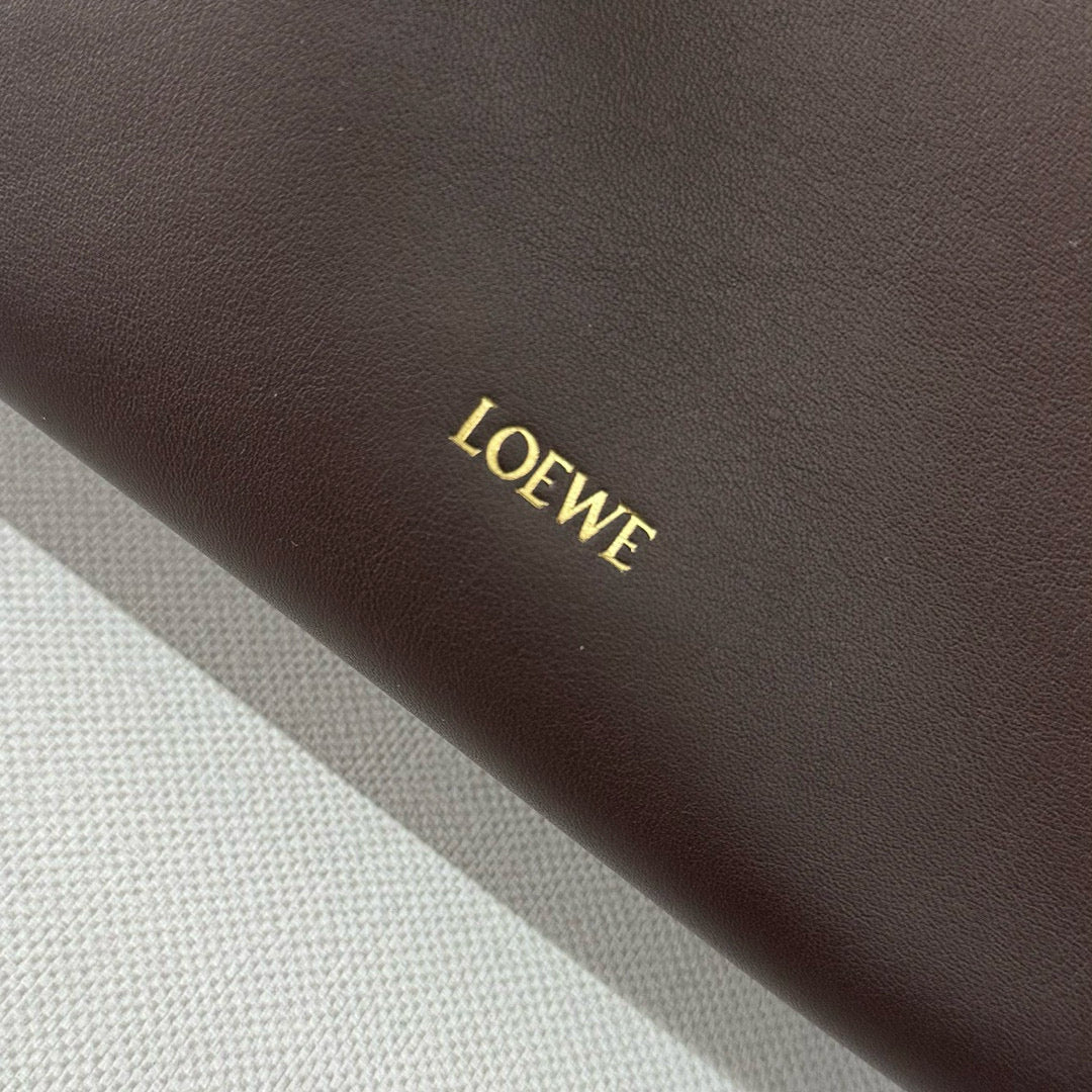 LOEWE LOE 23 FLAMENCO PURSE BUCKET IN CHESTNUT BROWN CALFSKIN
