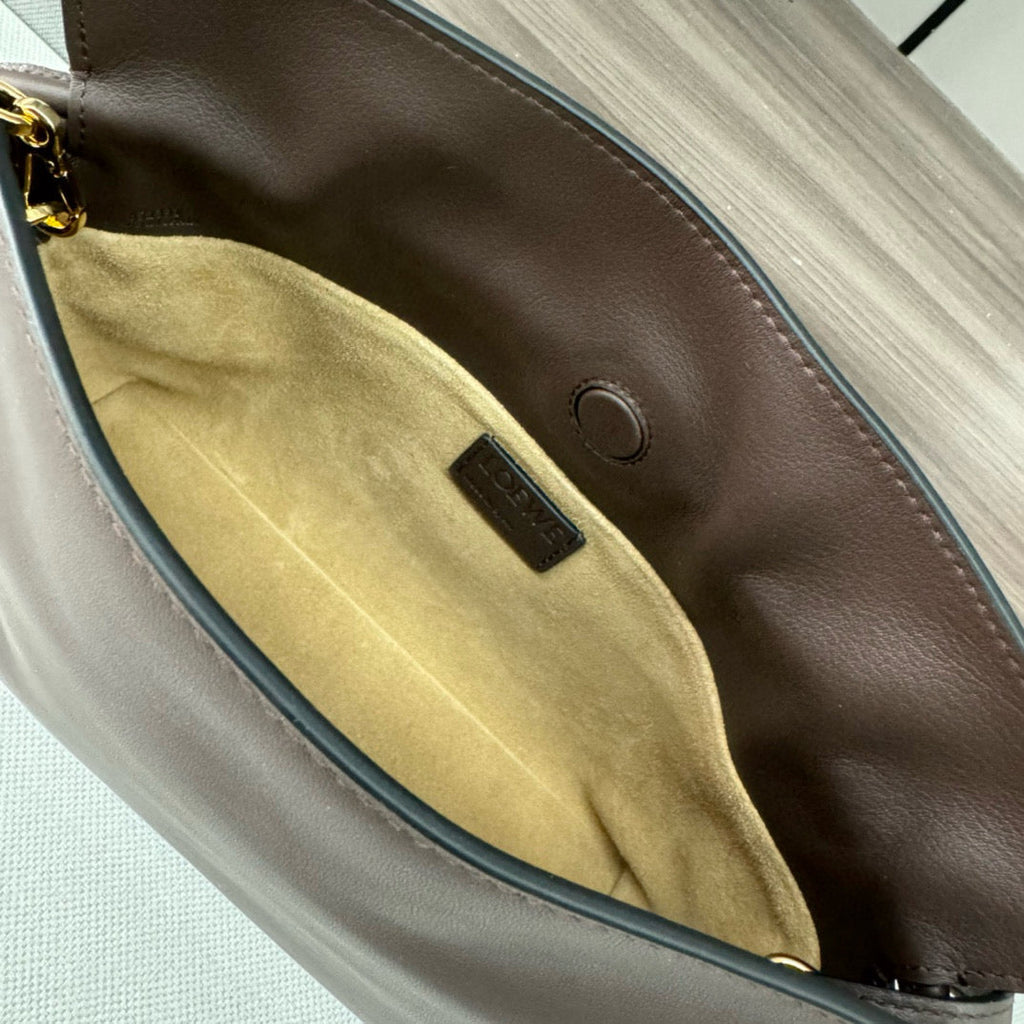 LOEWE LOE 23 FLAMENCO PURSE BUCKET IN CHESTNUT BROWN CALFSKIN