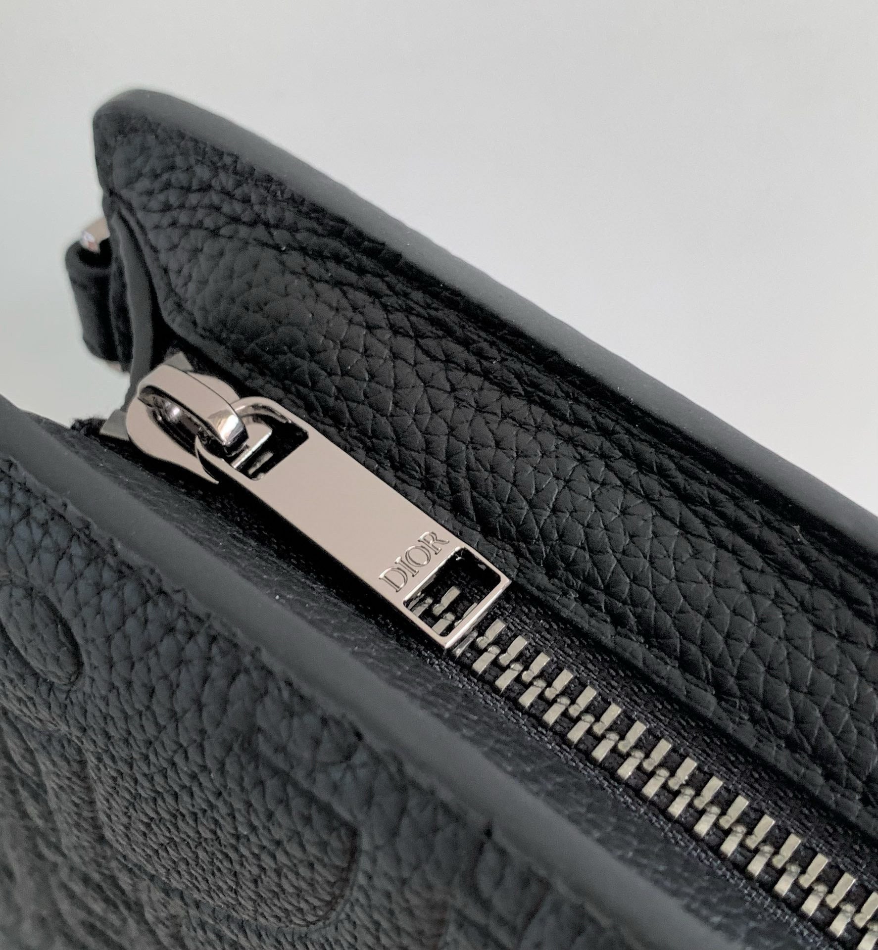 DIOR CLUTCH 27 BAG IN BLACK CALFSKIN EMBOSSED LOGO