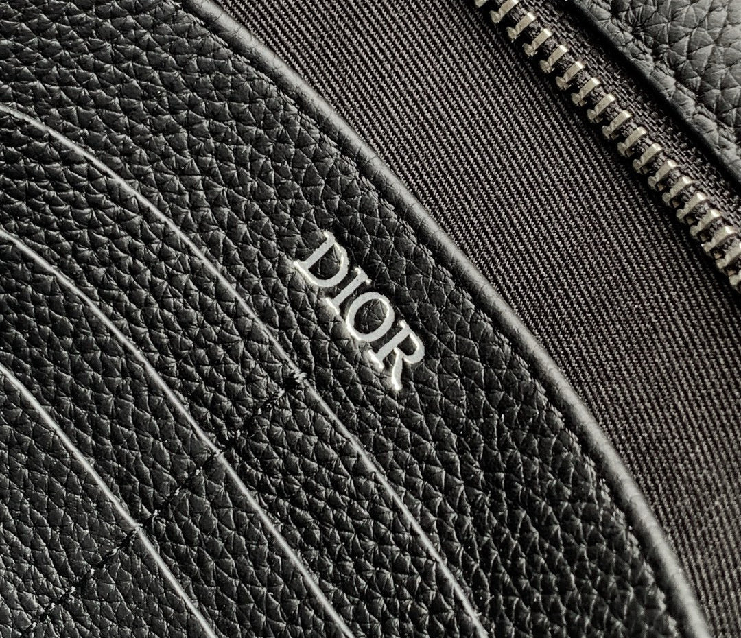 DIOR CLUTCH 27 BAG IN BLACK CALFSKIN EMBOSSED LOGO